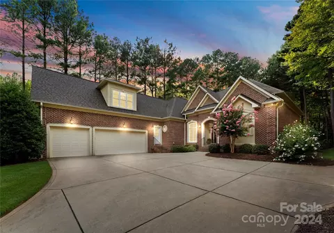 8814 Hillstone Ct, Sherrills Ford, NC 28673