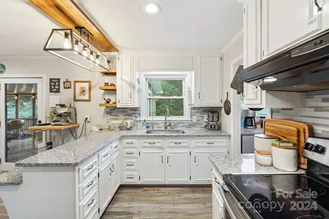 Kitchen - 2550 Scott St, Kannapolis, NC 28083 photo 4 of 5