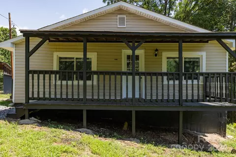 3028 Playmore Beach Rd, Lenoir, NC 28645
