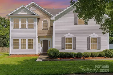 12208 Palomar Dr, Huntersville, NC 28078