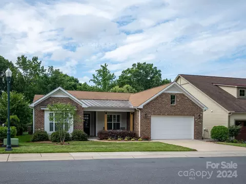 665 Tallulah Falls Dr, Denver, NC 28037