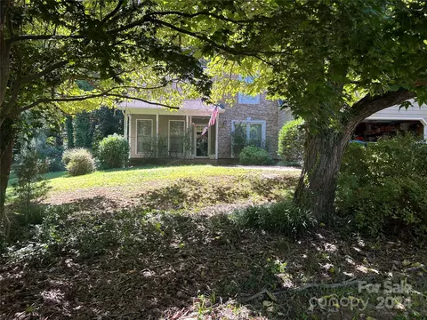 3016 Oakcroft Dr, Matthews, NC 28105