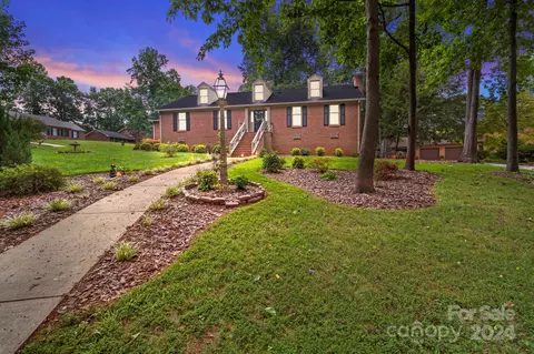 1910 Baker Ct, Salisbury, NC 28146