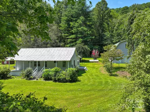 15 Auther Autrey Dr, Spruce Pine, NC 28777