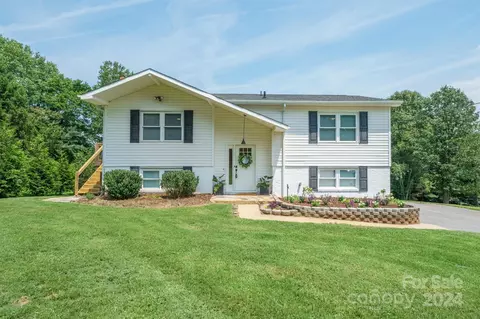 205 Brentwood Rd, Morganton, NC 28655