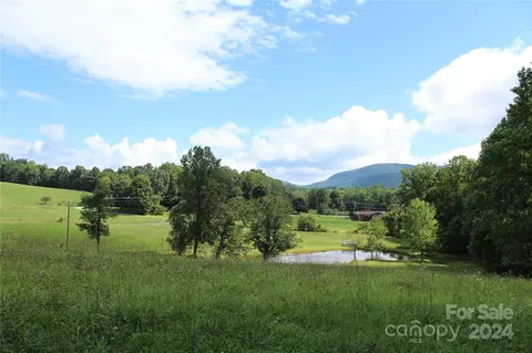 000 Sugarloaf Mountain Rd, Hendersonville, NC 28792