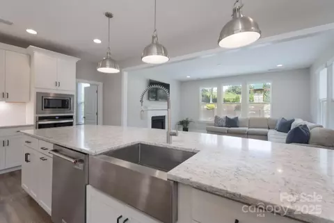 Kitchen - 1180 Weir Ct, Fort Mill, SC 29708 photo 4 of 4