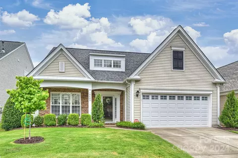 8405 Darcy Hopkins Dr, Charlotte, NC 28277