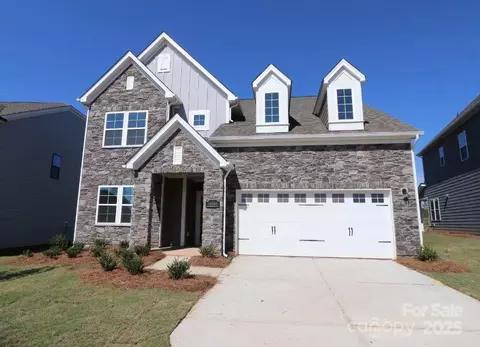 10108 Whitaker Pointe Dr, Huntersville, NC 28078