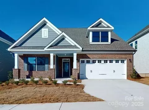 10124 Whitaker Pointe Dr, Huntersville, NC 28078