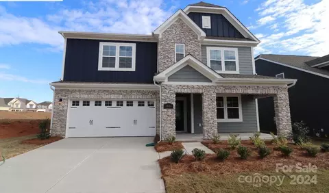 10121 Whitaker Pointe Dr, Huntersville, NC 28078