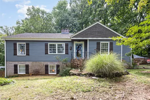 1136 Smoke House Dr, Charlotte, NC 28270