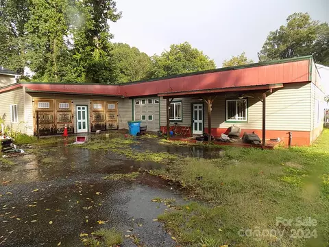 907 S Main St, Belmont, NC 28012