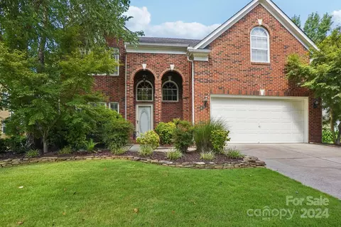 14227 Misty Brook Ln, Charlotte, NC 28273