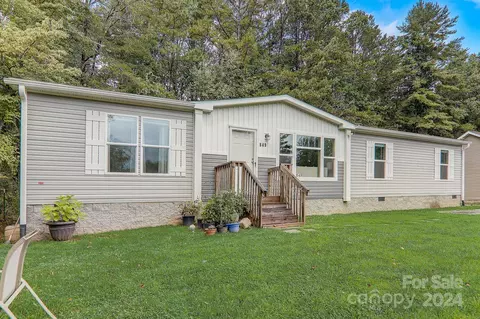 849 Townsend Rd, Hendersonville, NC 28792