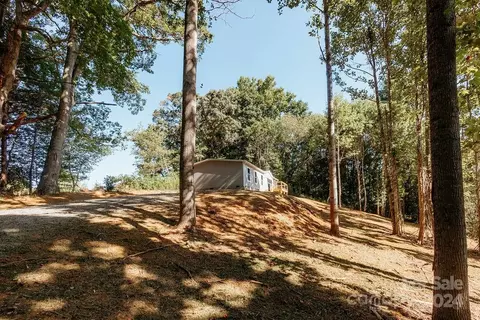 195 Arrowood Corner Rd, Mars Hill, NC 28754