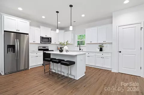 5232 Carden Dr, Charlotte, NC 28227