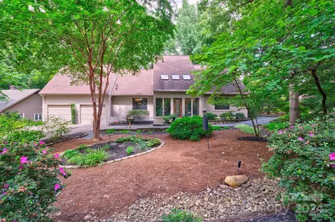 4 Oak Leaf Rd, Lake Wylie, SC 29710