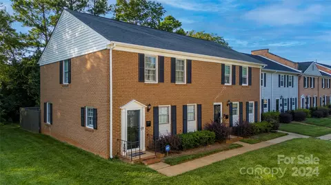 8339 Knights Bridge Rd, Charlotte, NC 28210