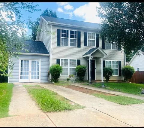 433 Centerfield Dr, Charlotte, NC 28214