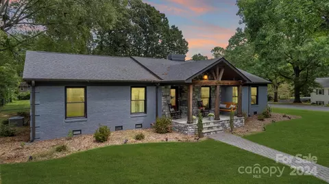 5451 Doncaster Dr, Charlotte, NC 28211