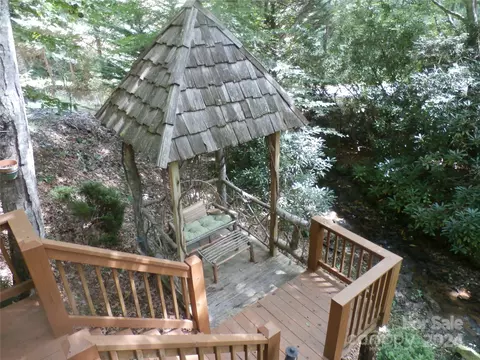 303 Laurel Ridge Dr, Spruce Pine, NC 28777