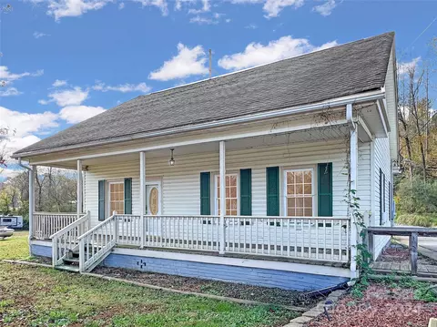 302 Catawba Ave, Hickory, NC 28601