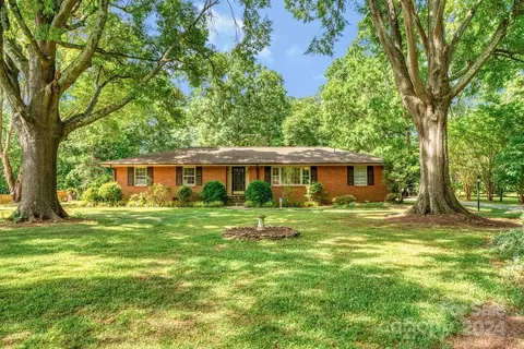 9101 Westminister Dr, Huntersville, NC 28078