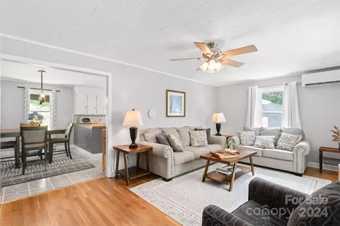 255 Chestnut Hill Rd, Burnsville, NC 28714