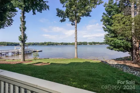 952 Southwest Dr, Davidson, NC 28036
