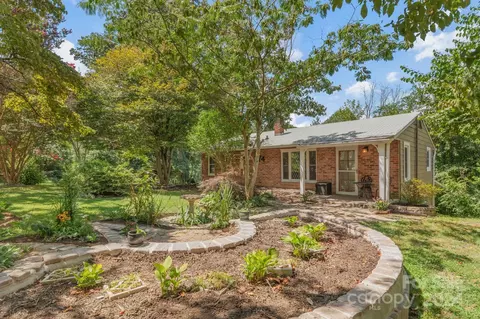 74 Lakeside Dr, Asheville, NC 28806
