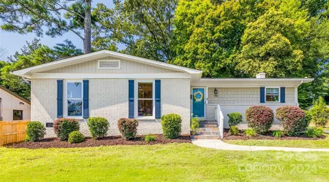 1700 Wensley Dr, Charlotte, NC 28210