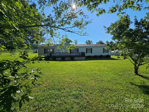 884 Marys Grove Rd, Cherryville, NC 28021
