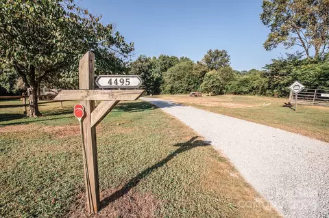 4495 Isenhour Rd, Kannapolis, NC 28081