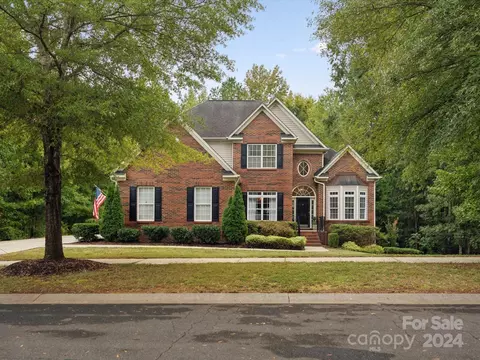 1516 Golden Rain Dr, Wesley Chapel, NC 28104