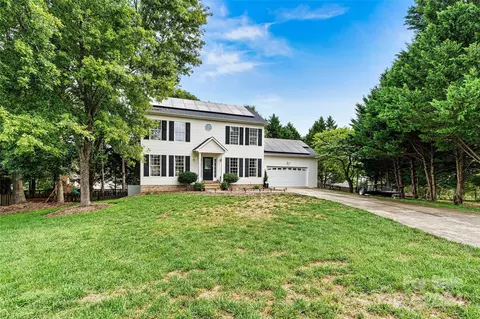 2730 24th Street Ne Ct NE, Hickory, NC 28601