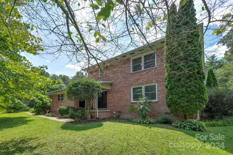 134 Arthur Ln, Hendersonville, NC 28791