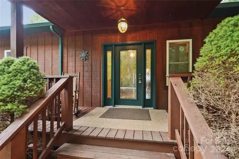 65 Hickory Nut Gap Rd, Bakersville, NC 28705