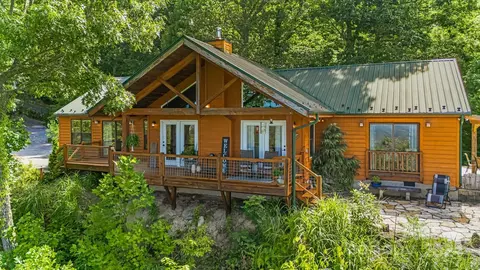 1000 Jeter Mountain Rd, Penrose, NC 28766