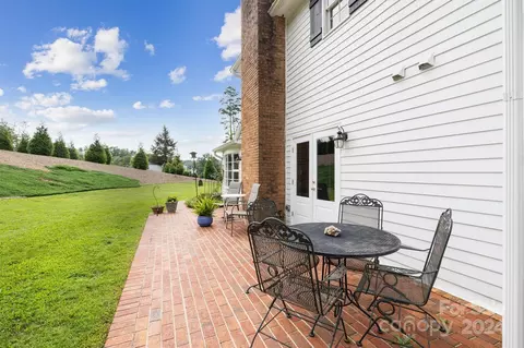 Exterior - 5200 Wolfe Rd, Hickory, NC 28601 photo 7 of 7
