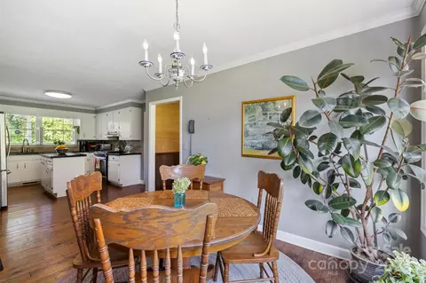 Dining - 5200 Wolfe Rd, Hickory, NC 28601 photo 4 of 5