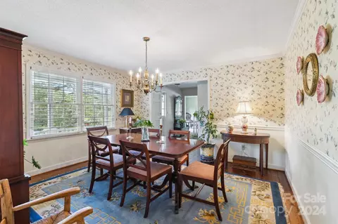 Dining - 5200 Wolfe Rd, Hickory, NC 28601 photo 3 of 5