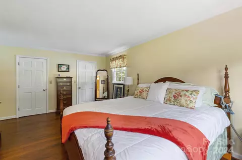 Bedroom - 5200 Wolfe Rd, Hickory, NC 28601 photo 10 of 11