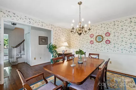 Dining - 5200 Wolfe Rd, Hickory, NC 28601 photo 2 of 5