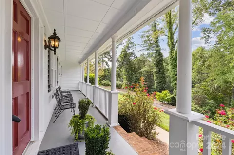 Exterior - 5200 Wolfe Rd, Hickory, NC 28601 photo 4 of 7