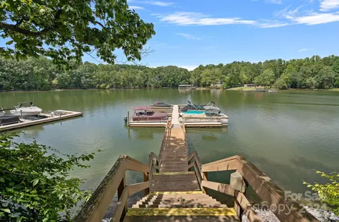 9083 Burroughs Ct, Sherrills Ford, NC 28673