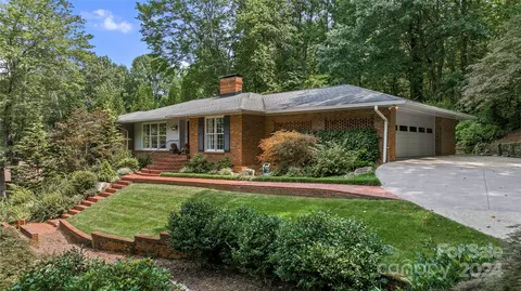 441 Forest Heights Dr, Marion, NC 28752