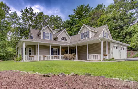 99 Allen Springs Rd, Horse Shoe, NC 28742
