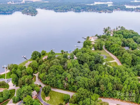 423 Lakeview Shores 624 Loop #624, Mooresville, NC 28117