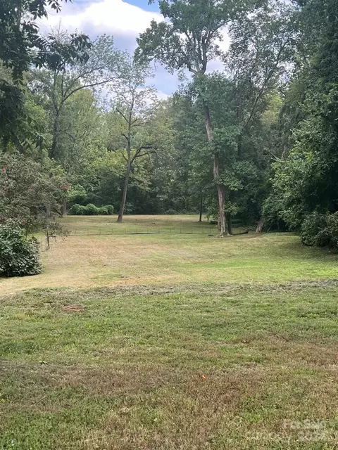 3227 Fairfax Dr, Charlotte, NC 28209